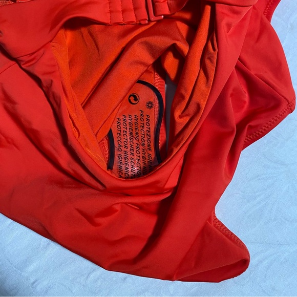 NEW Good American Show Off Fitted One Piece Bra Swimsuit Tank Bodysuit Underwire - Picture 4 of 10